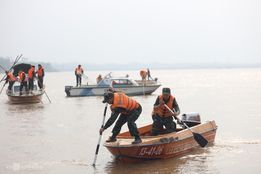 Phú Thọ: Lập Sở chỉ huy dã chiến tìm kiếm 4 học sinh m.ất:tích khi tắm sông Hồng