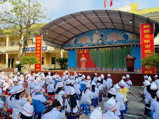 Từ 1/5: Hàng triệu phụ huynh “nhẹ gánh” khi đóng học phí, tiền ăn cho c::on, thậm chí còn có tiền mang về, cảm ơn nhà nước rất nhiều